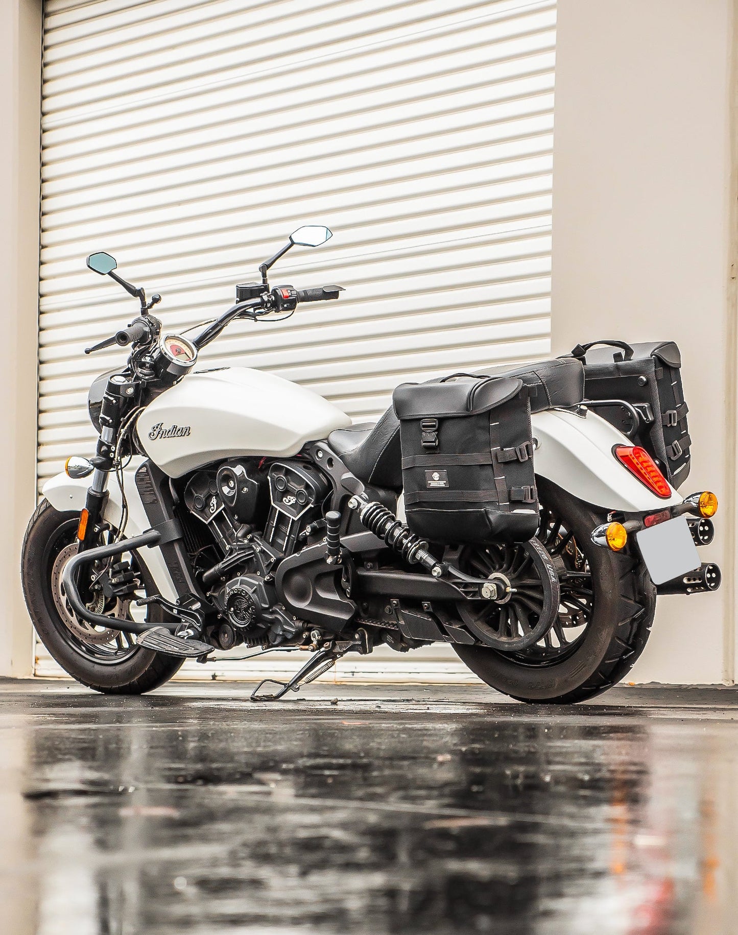 15L - Incognito Quick Mount Medium Indian Scout Solo Alforja (Left Only)