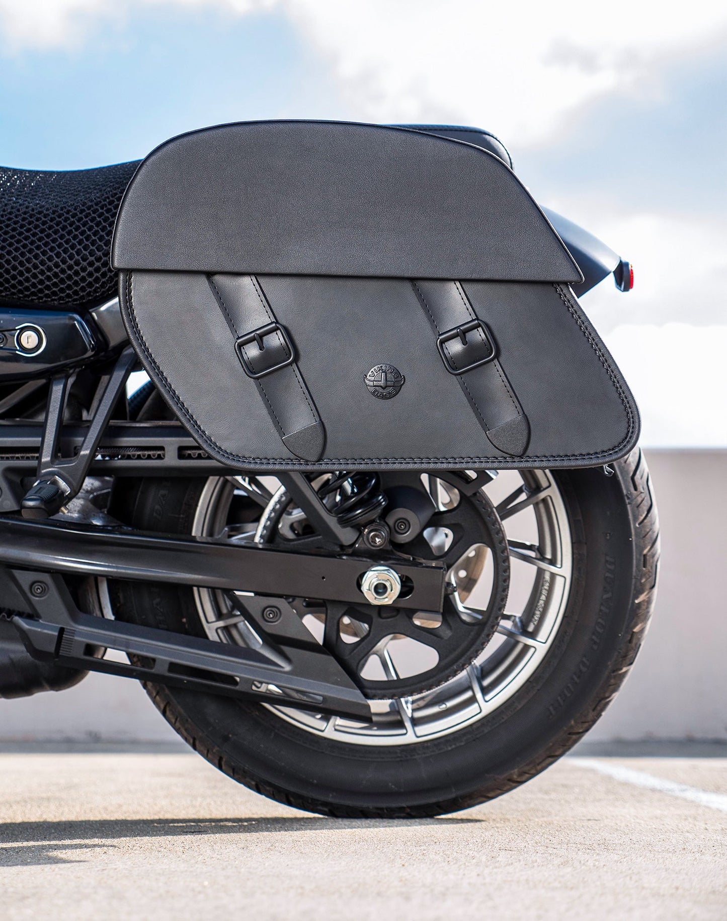 28L - Baelor Medium Quick Mount Harley Sportster Nightster RH975/S Motocicleta Alforjas
