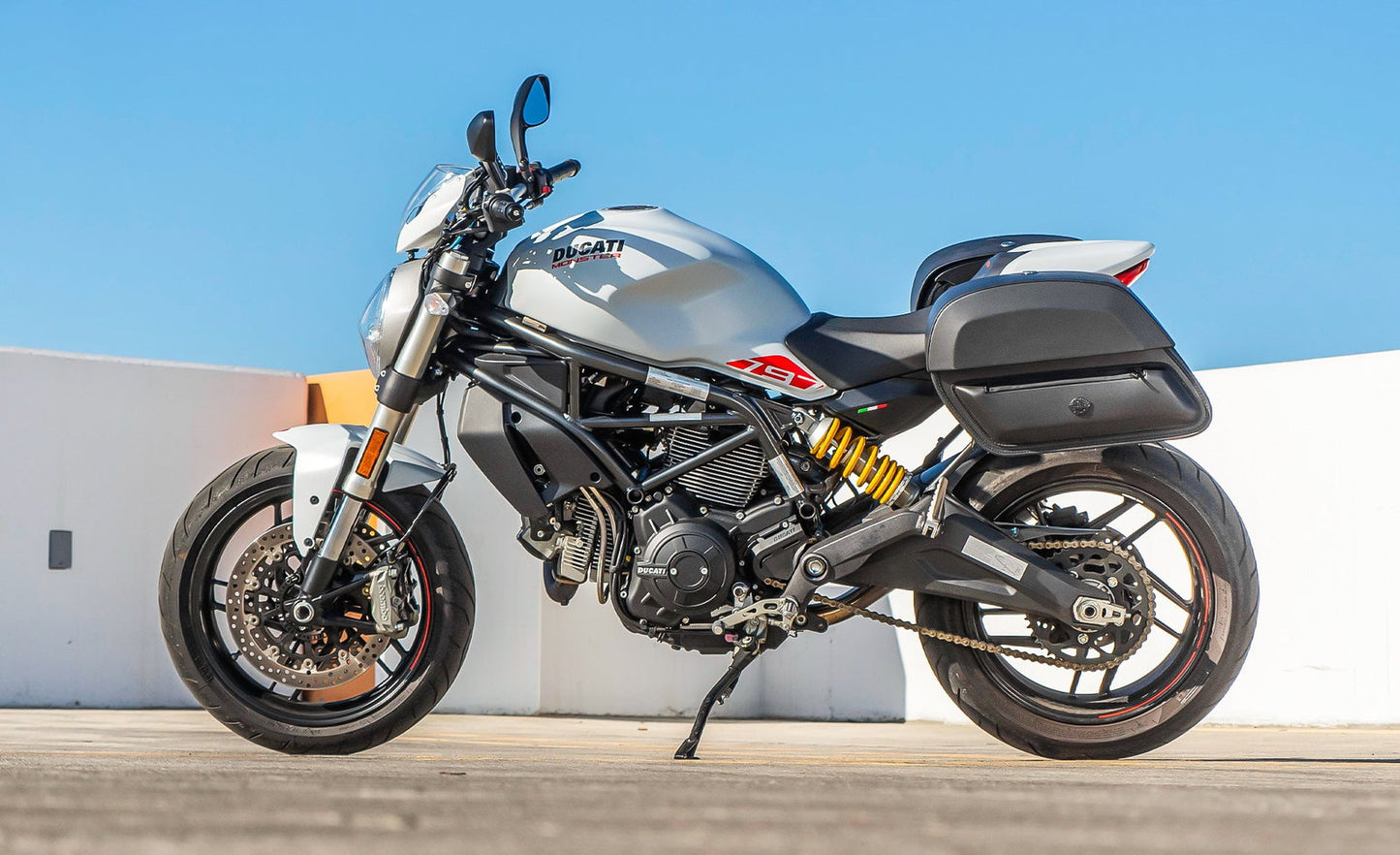 28L - Pantheon Medium Quick Mount Ducati Monster 797 Motocicleta Alforjas