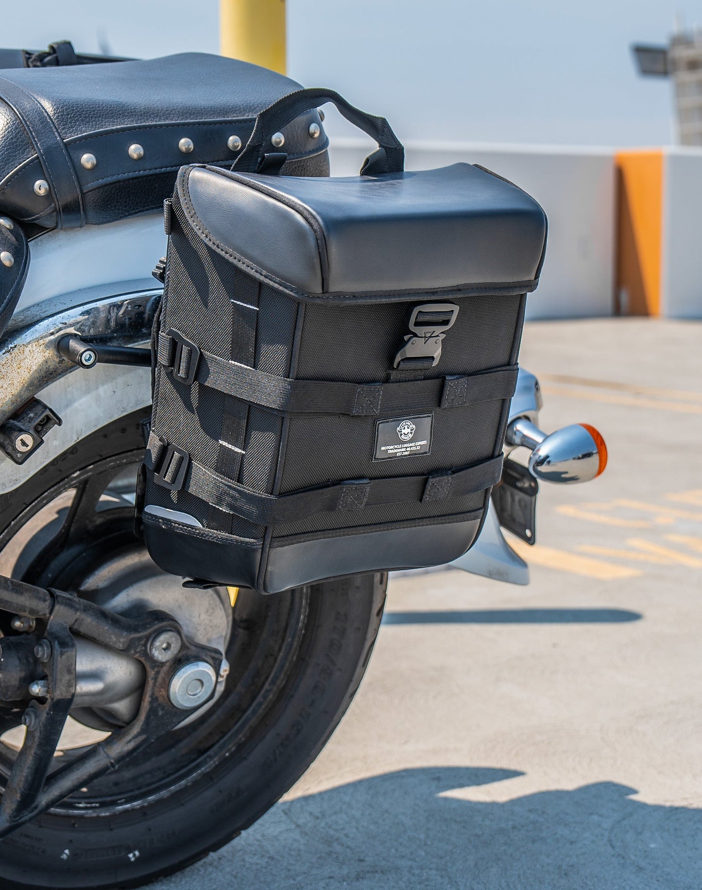 15L - Incognito Quick Mount Medium Suzuki Boulevard C50 VL800 Solo Alforja (Left Only)