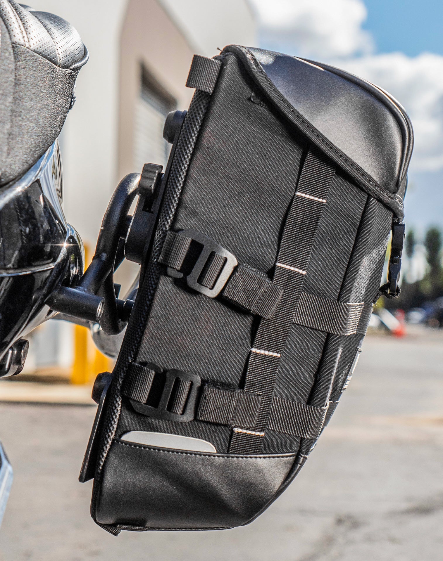 15L - Incognito Quick Mount Medium Suzuki Boulevard M109 VZR1800 Solo Alforja (Left Only)