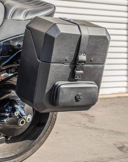 15L - Outlaw Quick Mount Medium Suzuki Boulevard M109 VZR1800 Hard Solo Alforja (Left Only)