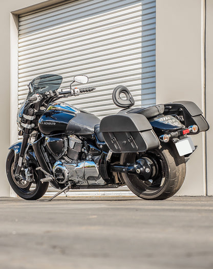 28L - Baelor Medium Quick Mount Suzuki Boulevard M109 VZR1800 Motocicleta Alforjas