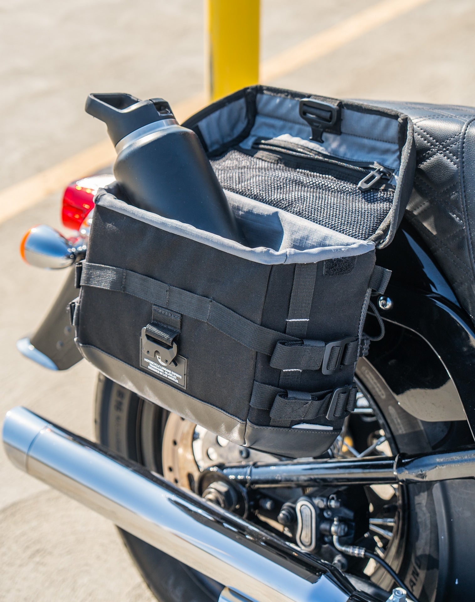 10L - Incognito Quick Mount Small Solo Motocicleta Alforja (Right Only) para Harley Softail Heritage FLHC/S
