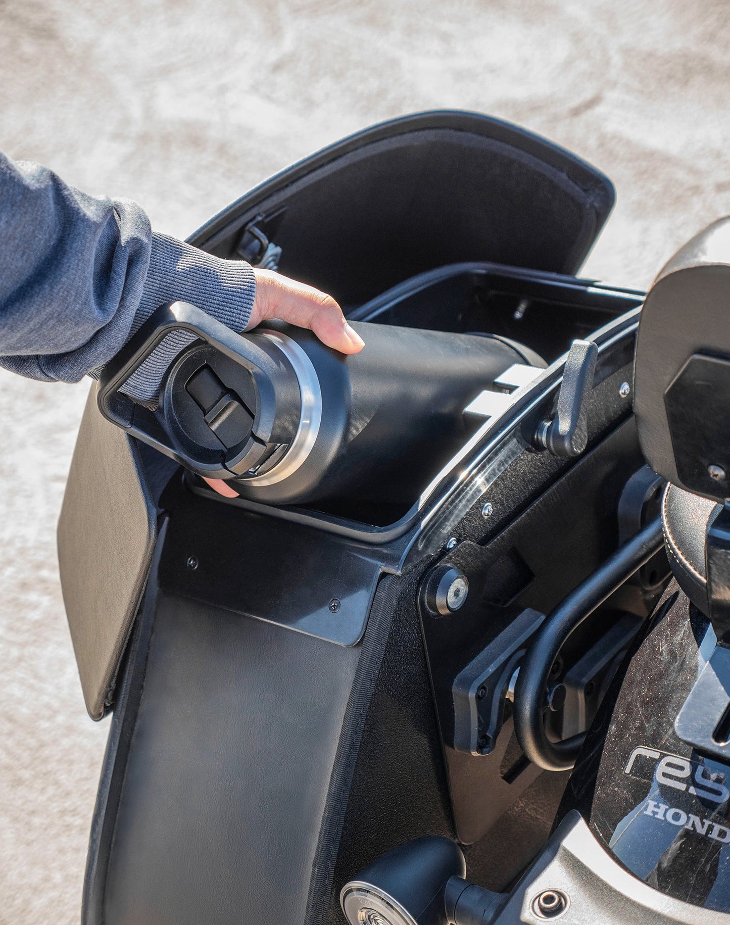 28L - Panzer Medium Quick Mount Honda Rebel 500 Leather Alforjas