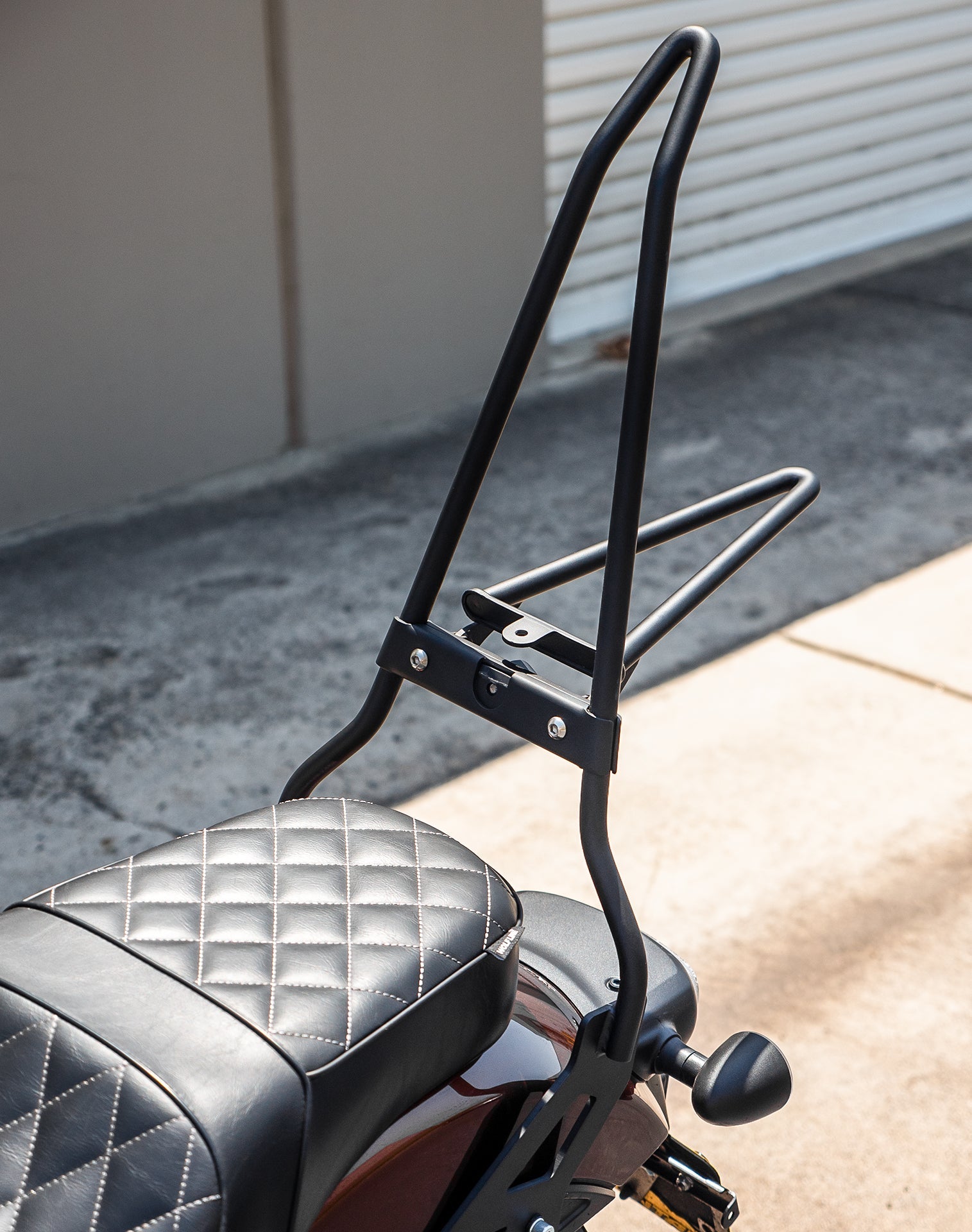 Iron Born Blade 25" Sissy bar with Foldable Luggage Rack para Honda Rebel 1100 CMX1100 Matte Black