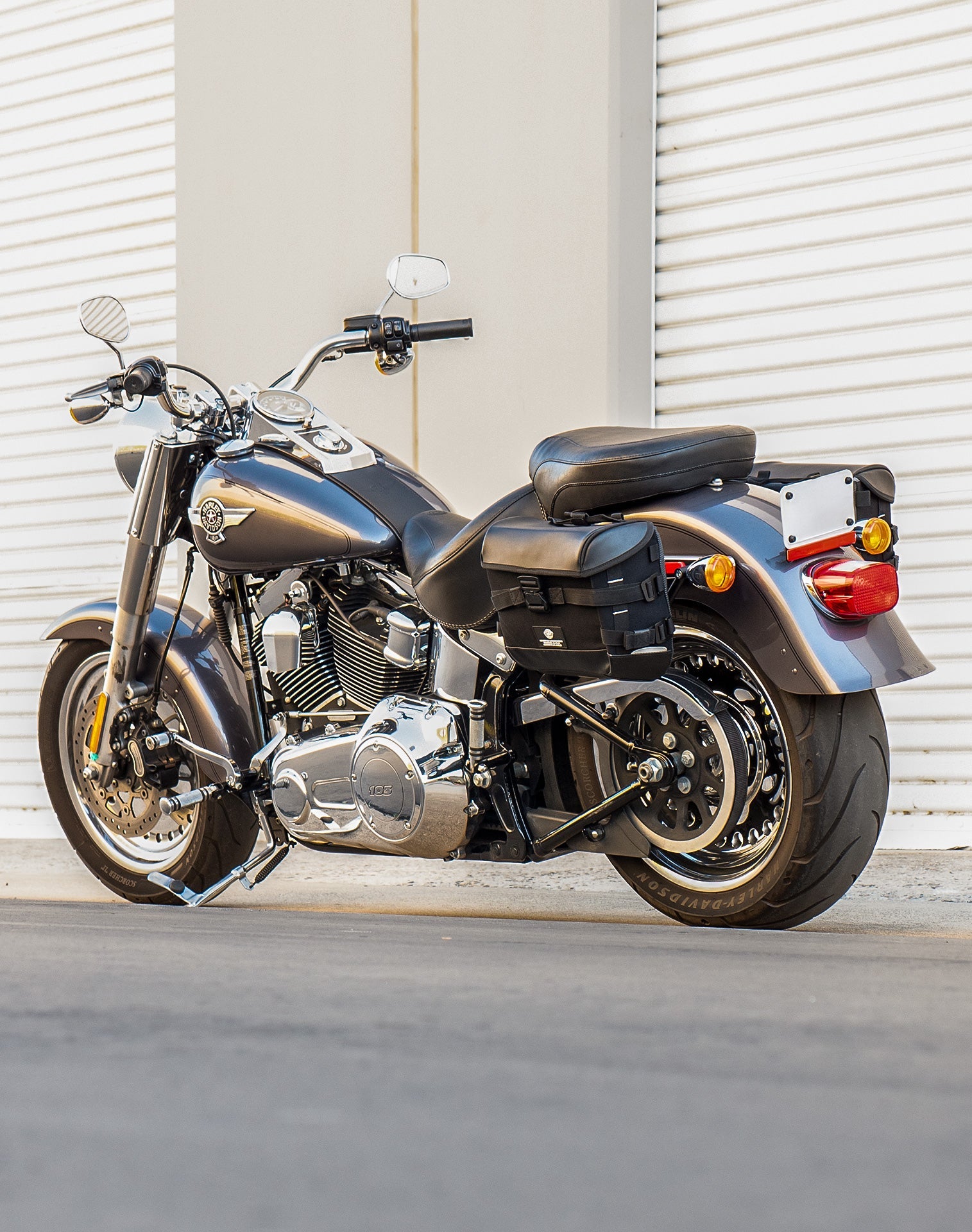 10L - Incognito Quick Mount Small Solo Alforja (Left Only) para Harley Softail Fat Boy Lo FLSTFB