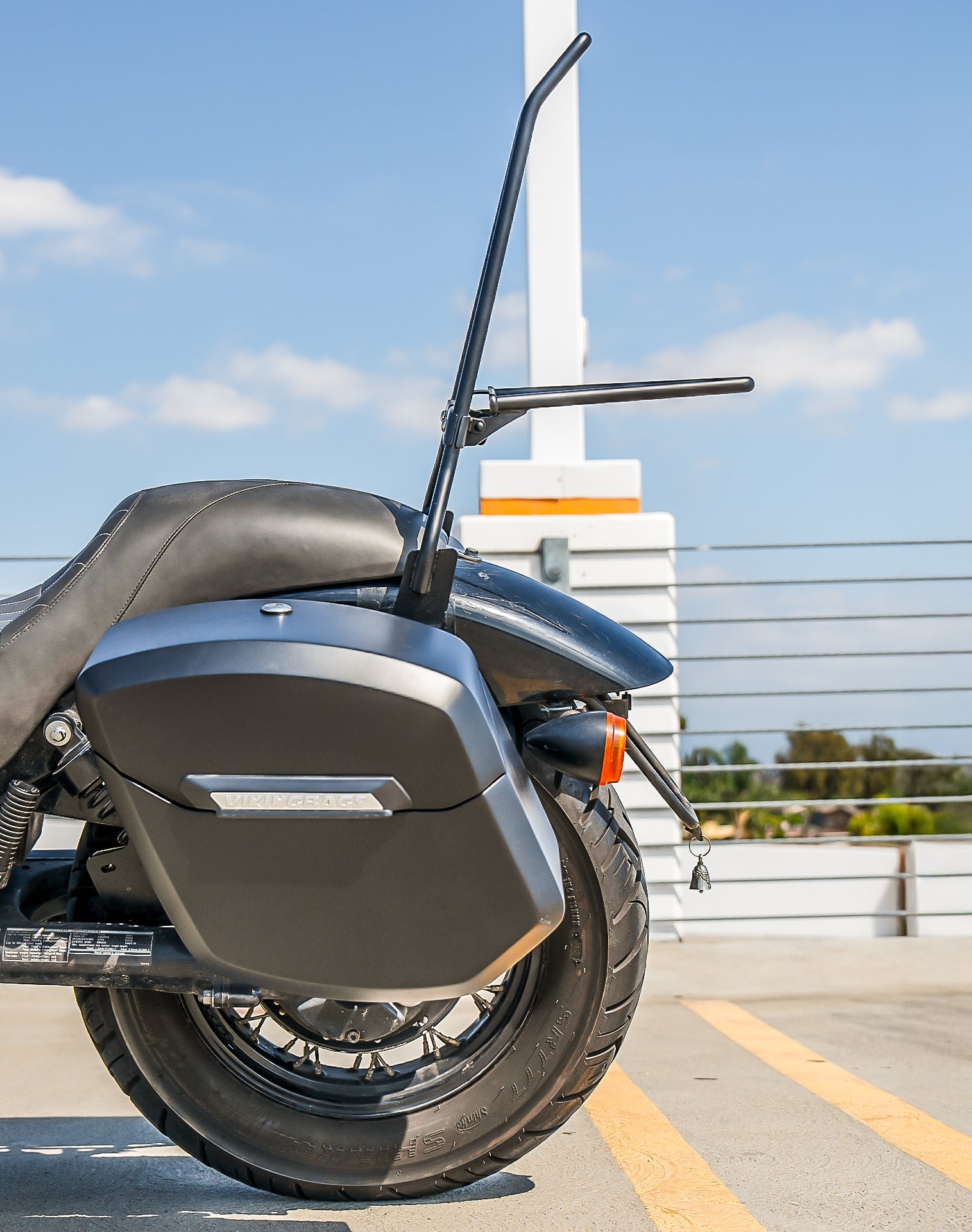 Iron Born 25" Sissy bar with Foldable Luggage Rack para Honda Shadow 750 Phantom Matte Black
