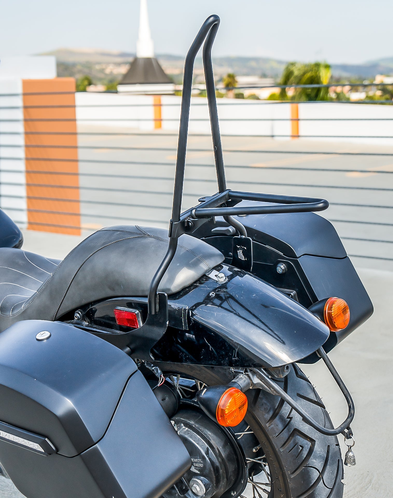Iron Born 25" Sissy bar with Foldable Luggage Rack para Honda Shadow 750 Phantom Matte Black