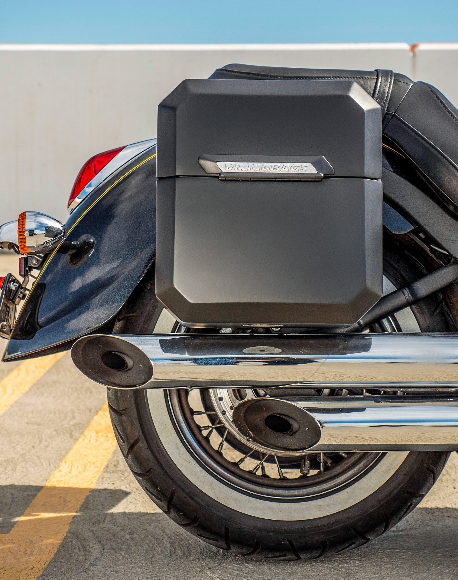 15L - Outlaw Quick Mount Medium Kawasaki Vulcan 900 Classic VN900 Matte Hard Solo Alforja (Right Only)