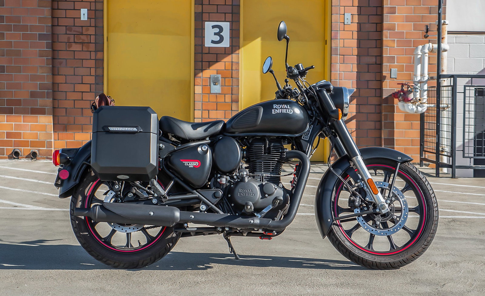 15L - Outlaw Quick Mount Medium Royal Enfield Classic 350 Matte Hard Solo Alforja (Right Only)