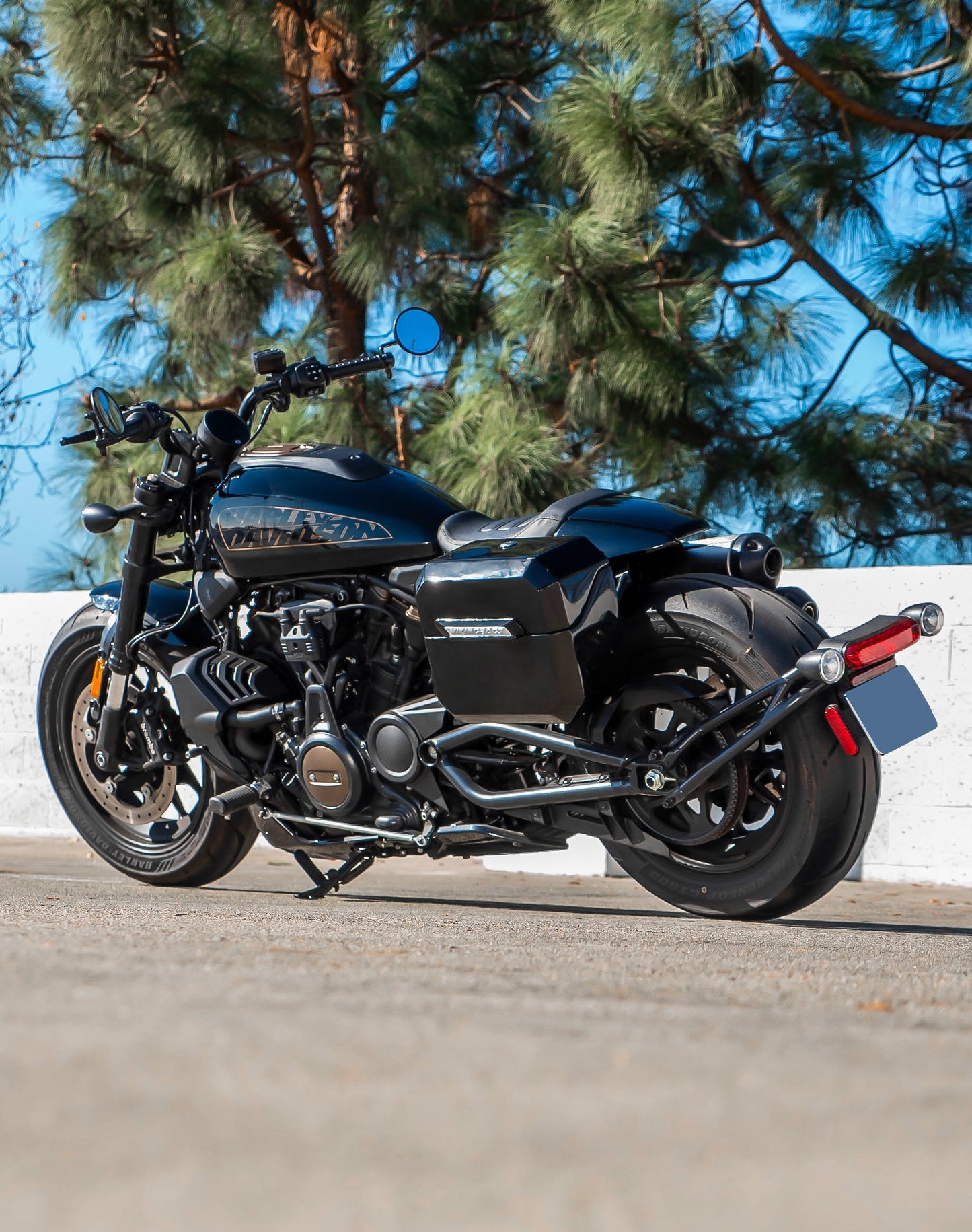 10L - Outlaw Quick Mount Small Harley Sportster S (RH1250S) Painted Hard Solo Alforja (Left Only)