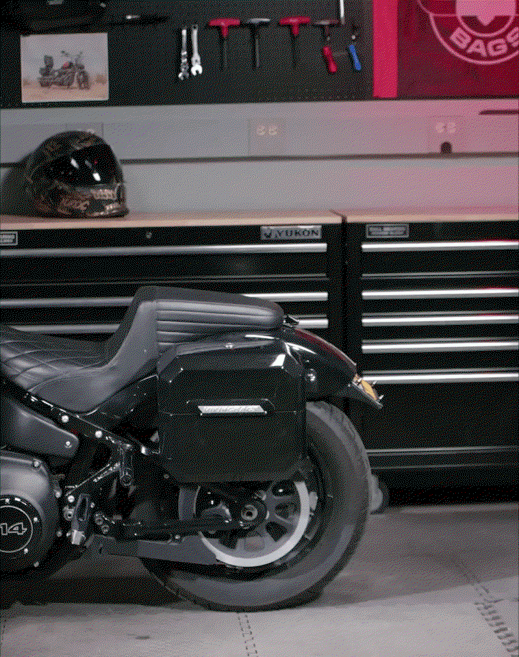 10L - Outlaw Quick Mount Small Indian FTR 1200 Painted Hard Solo Alforja (Left Only)