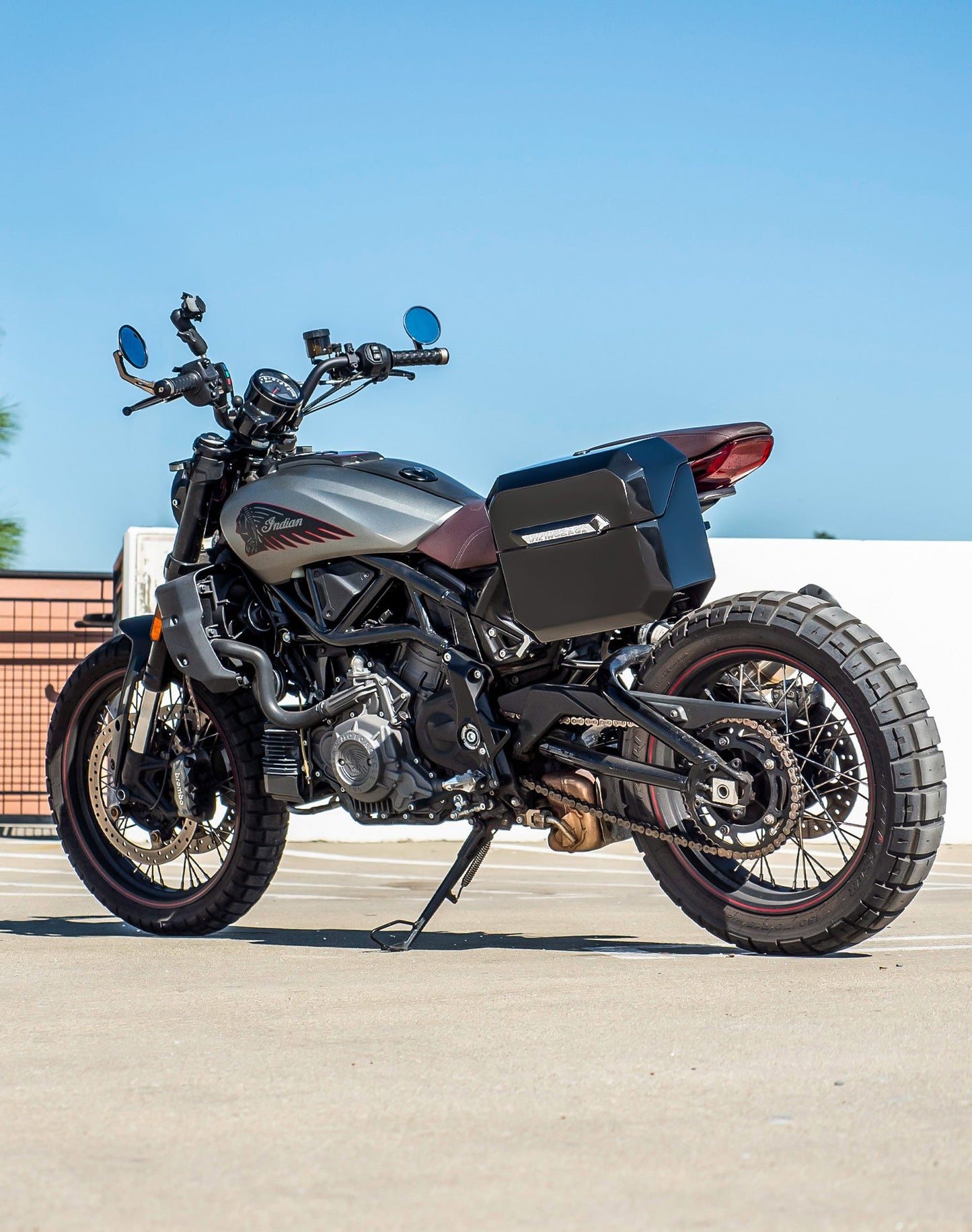 10L - Outlaw Quick Mount Small Indian FTR 1200 Painted Hard Solo Alforja (Left Only)