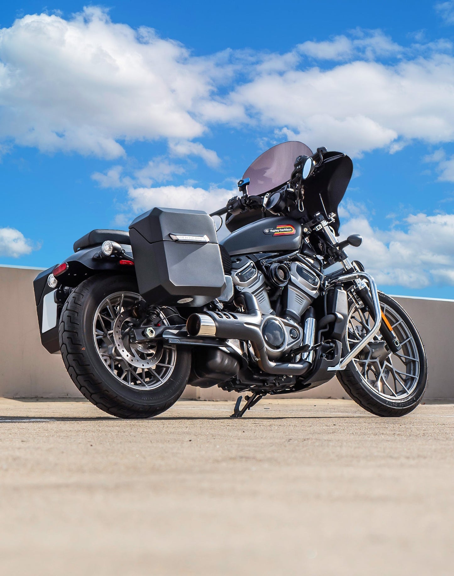 15L - Outlaw Quick Mount Medium Harley Sportster Nightster RH975/S Matte Solo Alforja (Right Only)