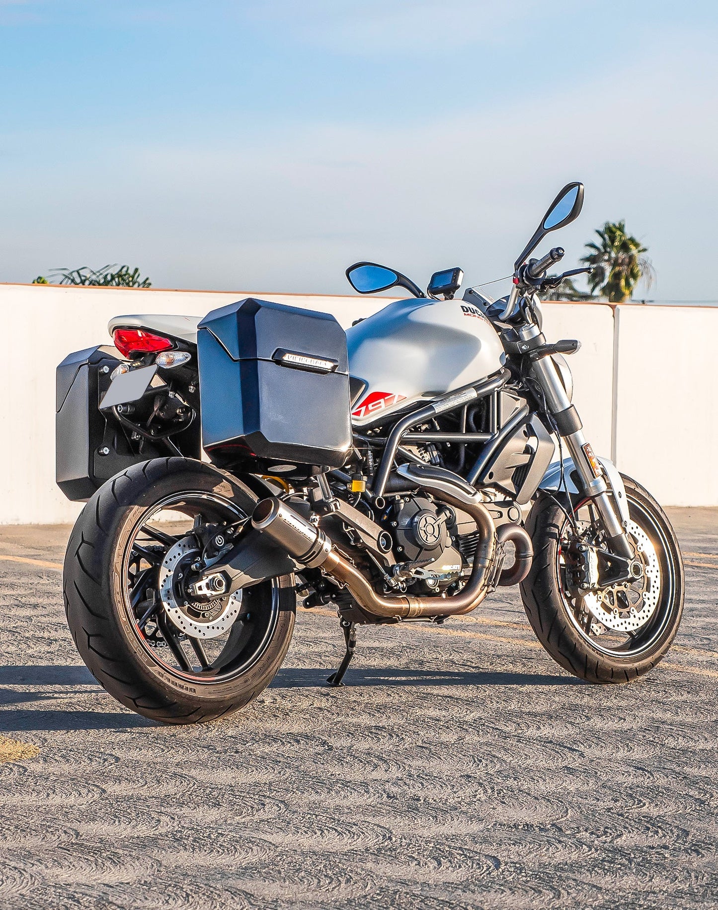 15L - Outlaw Quick Mount Medium Ducati Monster 797 Painted Hard Solo Alforja (Right Only)