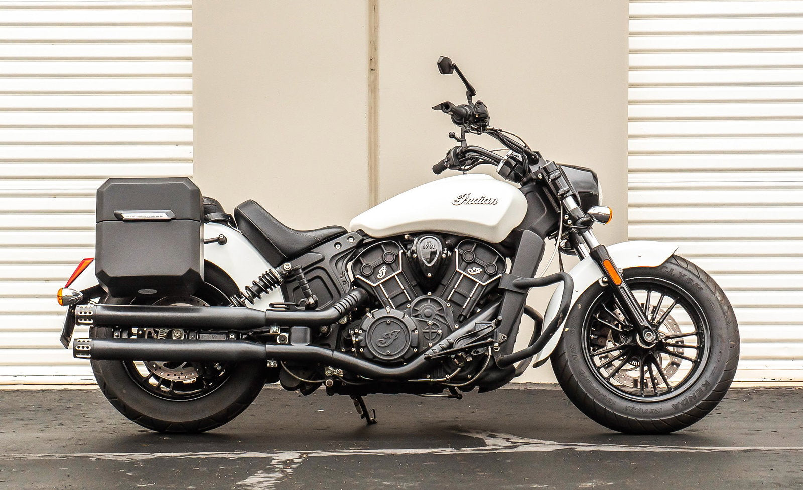15L - Outlaw Quick Mount Medium Indian Scout Sixty Matte Hard Solo Alforja (Right Only)
