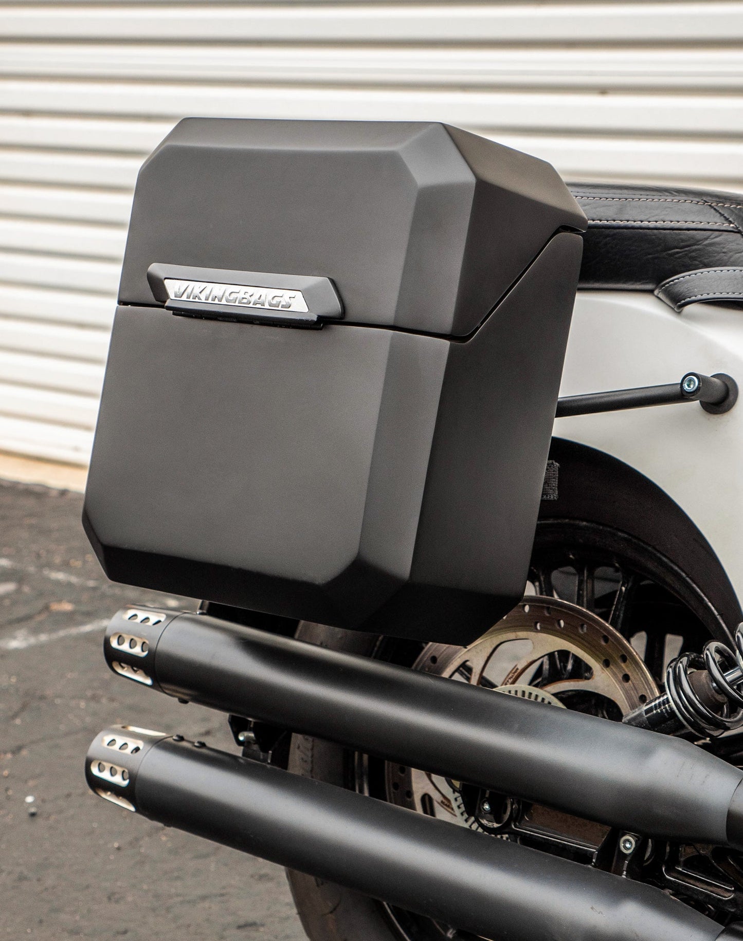 15L - Outlaw Quick Mount Medium Indian Scout Sixty Matte Hard Solo Alforja (Right Only)