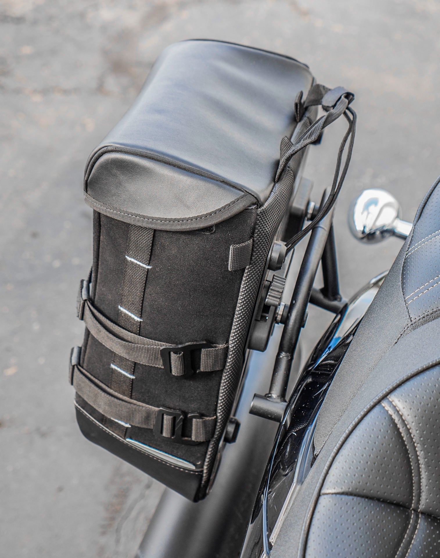 15L - Incognito Quick Mount Medium Suzuki Boulevard M109R/VZR1800 Solo Alforja (Right Only)