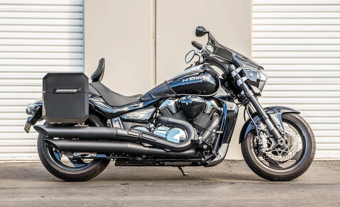 15L - Outlaw Quick Mount Medium Suzuki Boulevard M109R/VZR1800 Painted Hard Solo Alforja (Right Only)