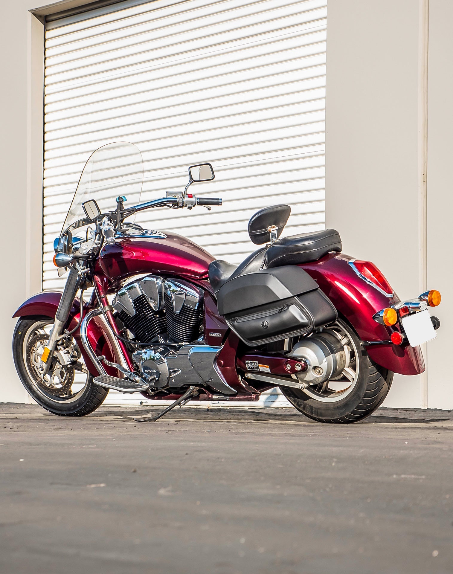28L - Pantheon Medium Hard Mount Honda VT1300CT Interstate Leather Alforjas