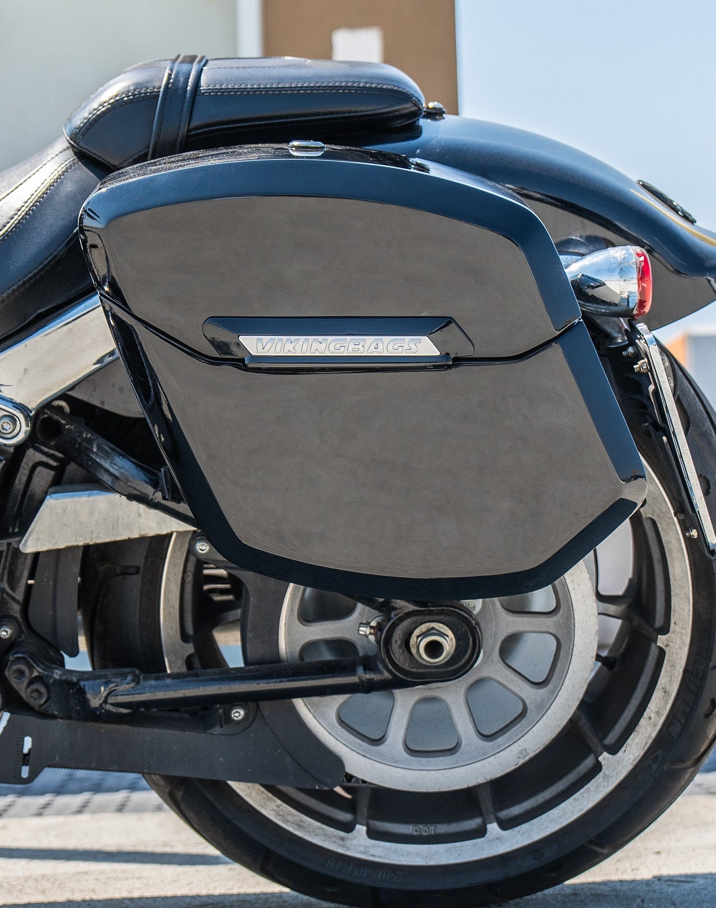 12L - Ironclad Quick Mount Medium Harley Softail Fat Boy FLFB/S Painted Hard Solo Alforja (Left Only)