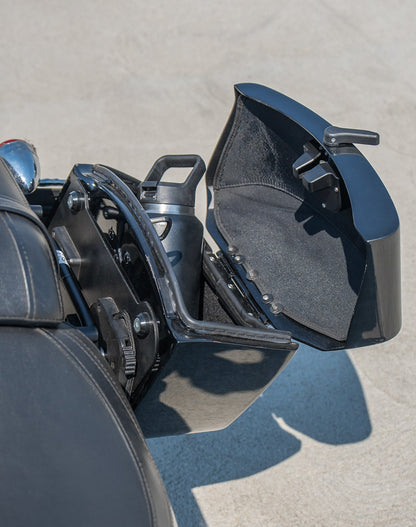 12L - Ironclad Quick Mount Medium Harley Softail Fat Boy FLFB/S Painted Hard Solo Alforja (Left Only)