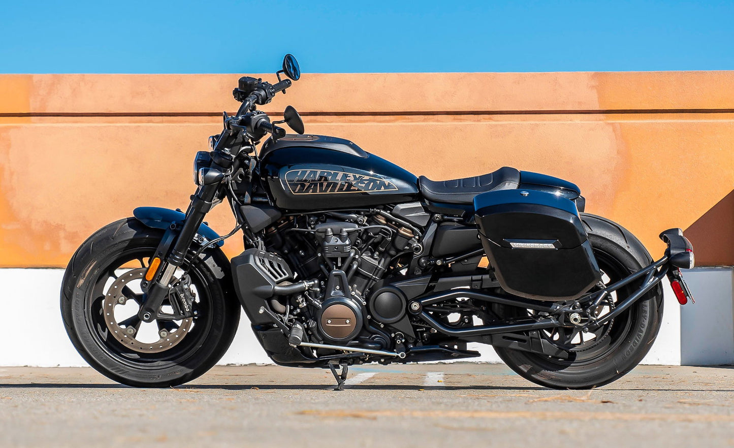 12L - Ironclad Quick Mount Medium Harley Sportster S (RH1250S) Painted Hard Solo Alforja (Left Only)