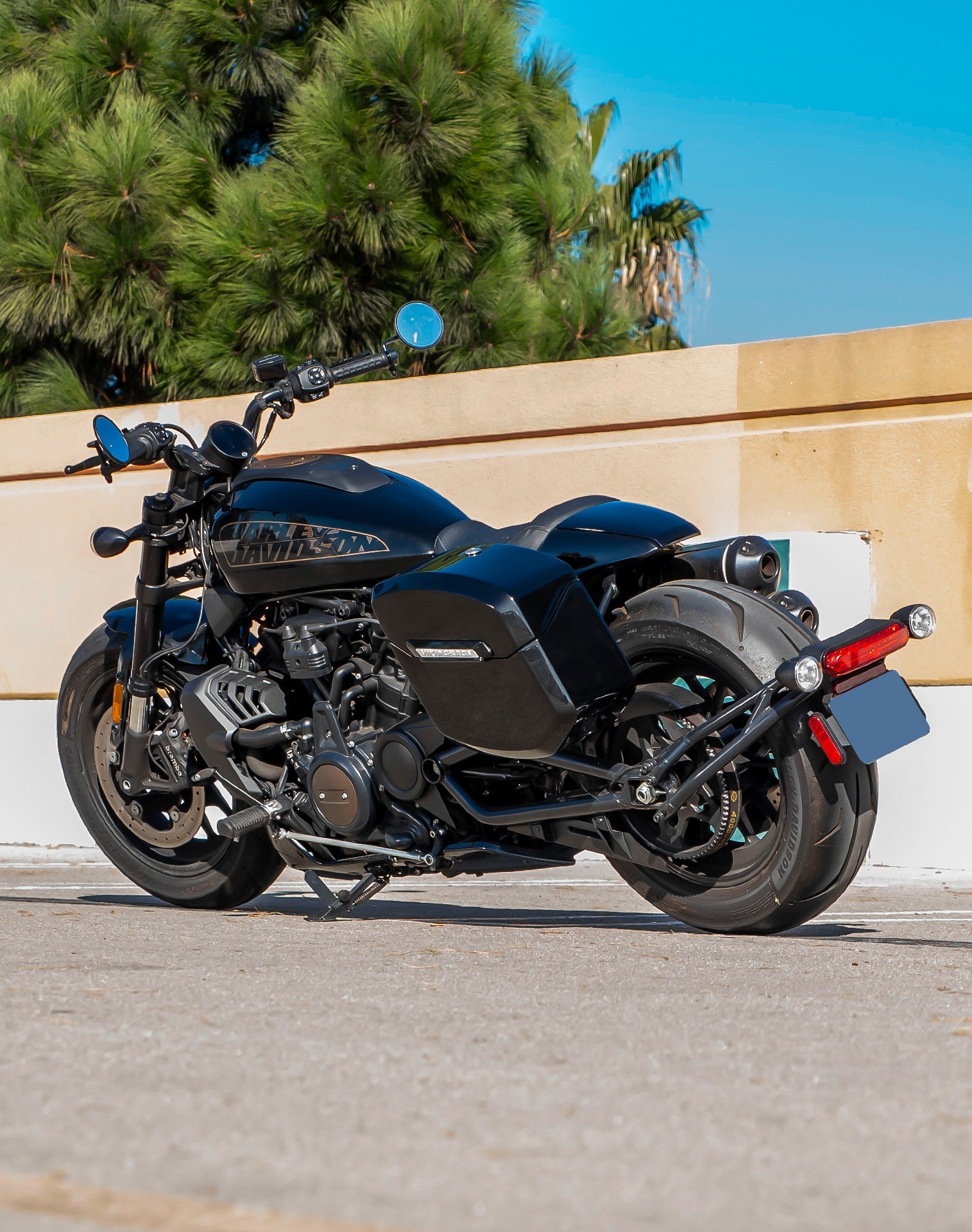 12L - Ironclad Quick Mount Medium Harley Sportster S (RH1250S) Painted Hard Solo Alforja (Left Only)