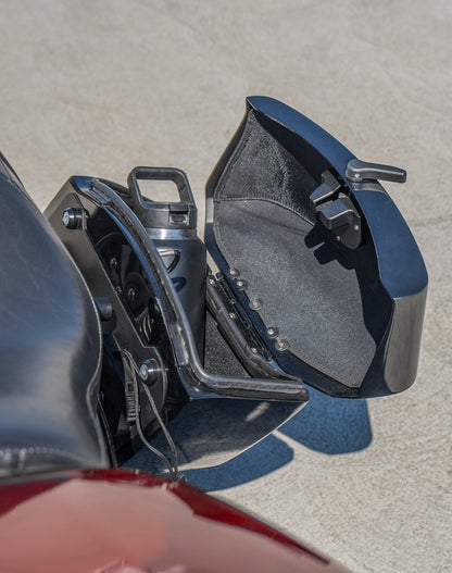 12L - Ironclad Quick Mount Medium Harley Sportster 883 Custom XL883C Painted Hard Solo Alforja (Left Only)