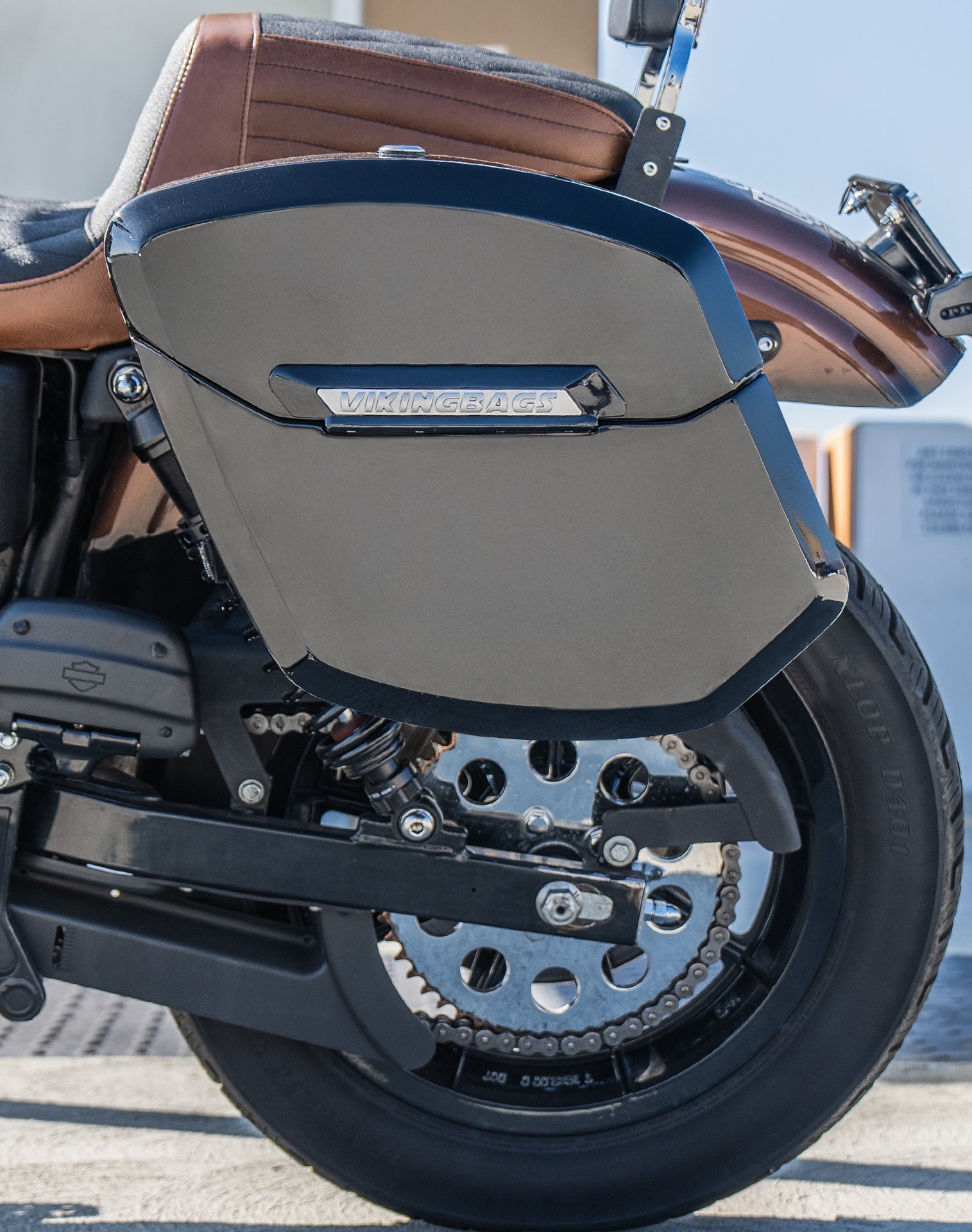 12L - Ironclad Quick Mount Medium Harley Dyna Super Glide Custom FXDC/I Painted Hard Solo Alforja (Left Only)