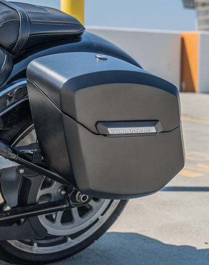 12L - Ironclad Quick Mount Medium Harley Softail Fat Boy FLFB/S Matte Hard Solo Alforja (Left Only)