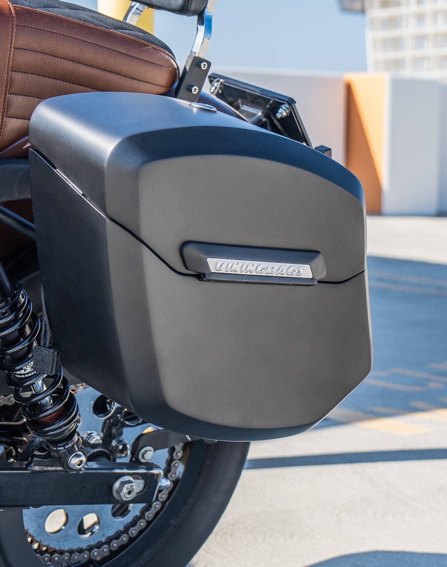 12L - Ironclad Quick Mount Medium Harley Dyna Super Glide FXD Matte Hard Solo Alforja (Left Only)