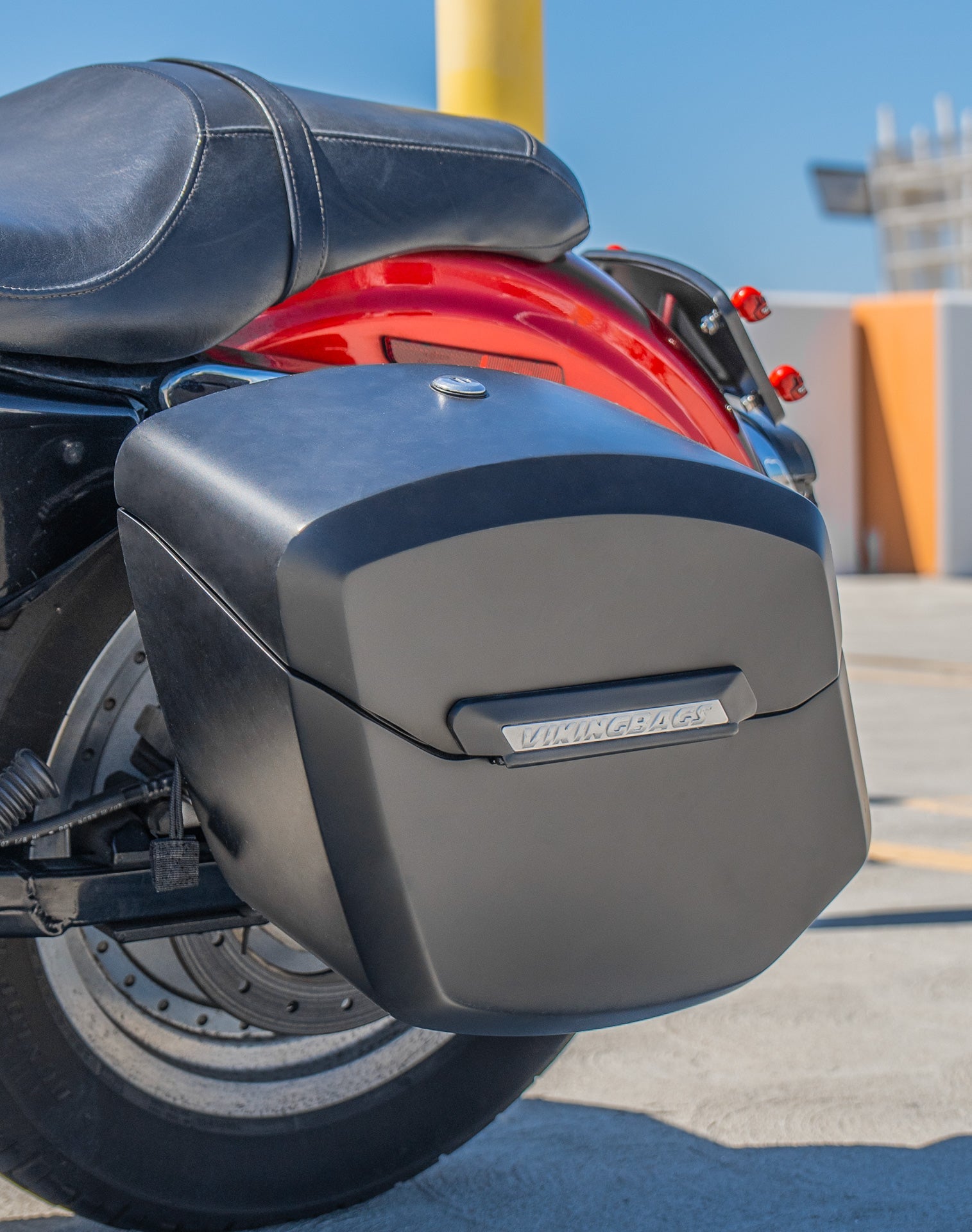 12L - Ironclad Quick Mount Medium Harley Sportster 883 Custom XL883C Matte Hard Solo Alforja (Left Only)
