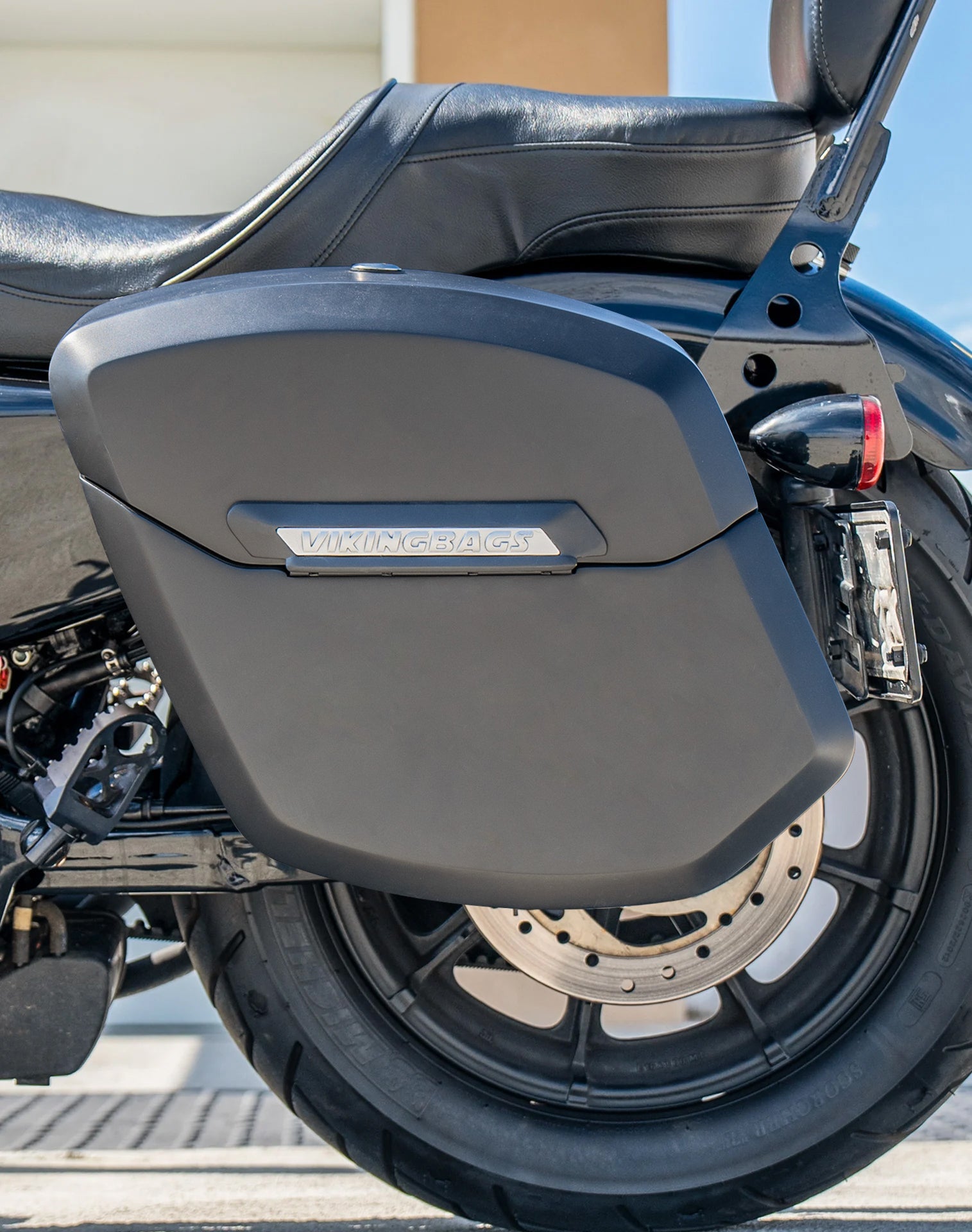 12L - Ironclad Quick Mount Medium Harley Sportster Iron 1200 XL1200NS Matte Hard Solo Alforja (Left Only)