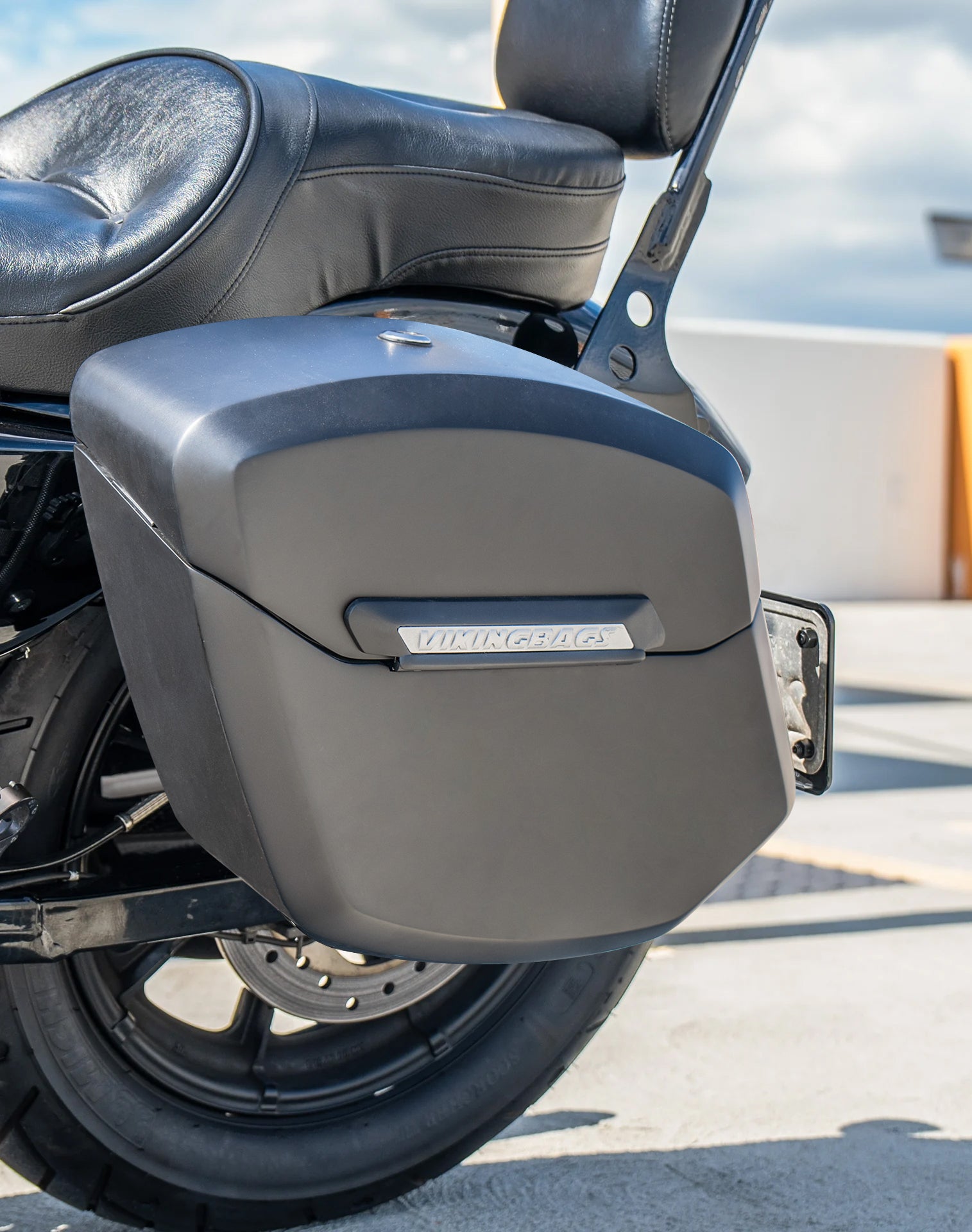 12L - Ironclad Quick Mount Medium Harley Sportster Iron 1200 XL1200NS Matte Hard Solo Alforja (Left Only)