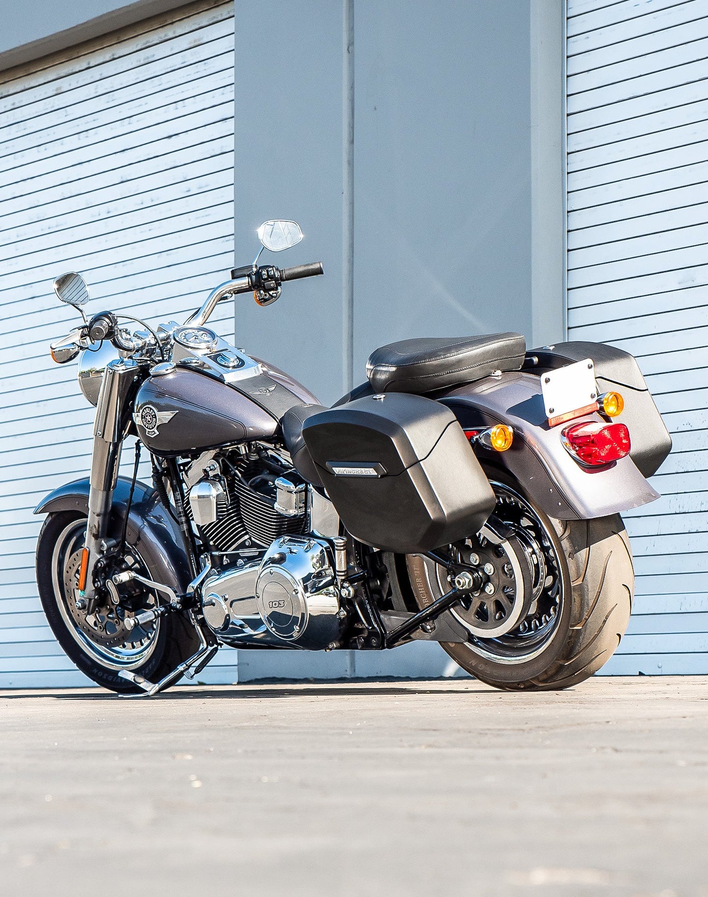 12L - Ironclad Quick Mount Medium Harley Softail Fat Boy Lo FLSTFB Matte Hard Solo Alforja (Left Only)