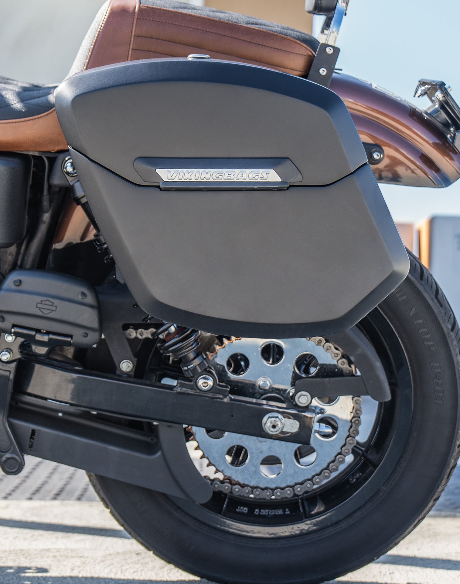 12L - Ironclad Quick Mount Medium Harley Dyna Super Glide Custom FXDC/I Matte Hard Solo Alforja (Left Only)