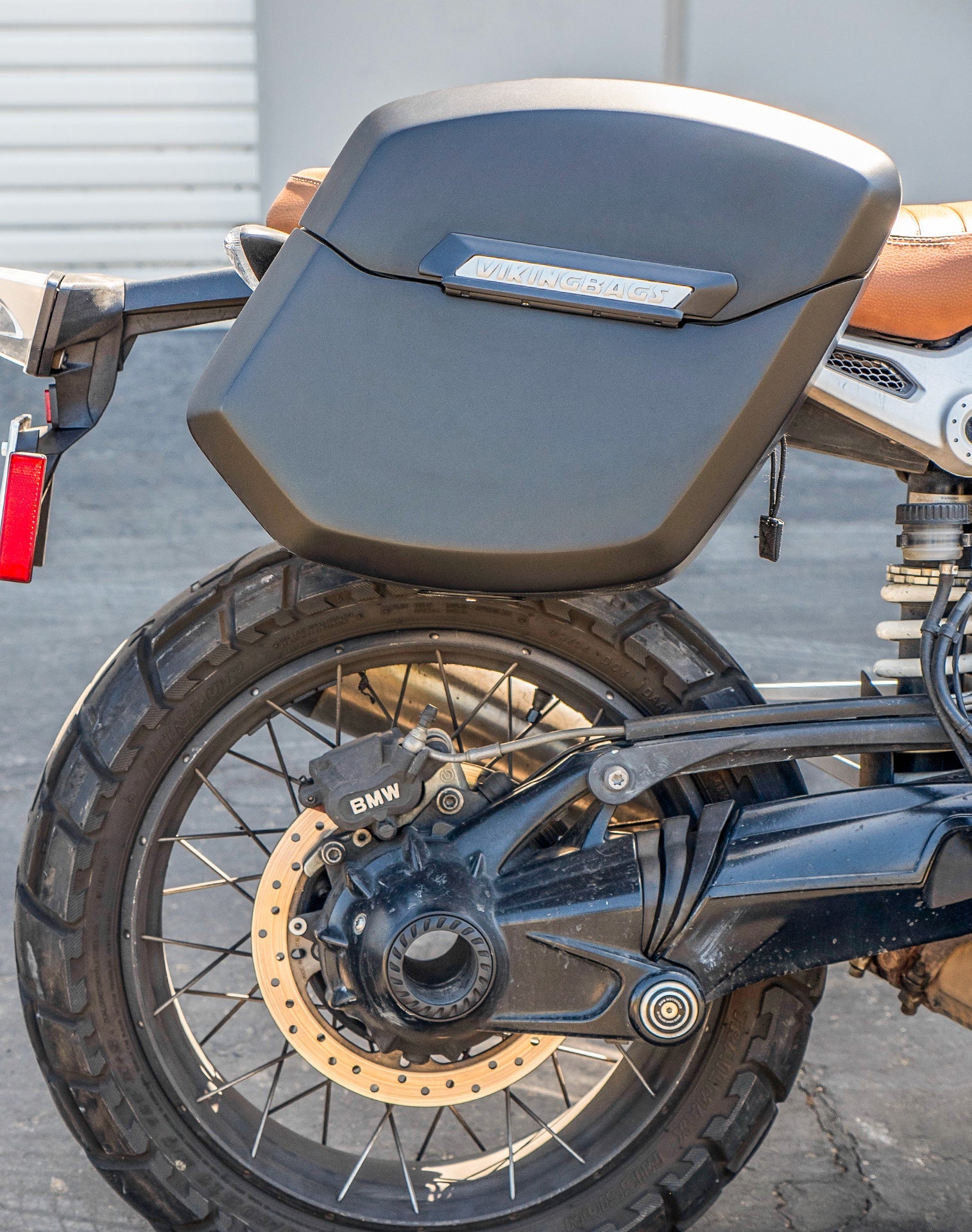 12L - Ironclad Quick Mount Medium BMW R nineT Matte Hard Solo Alforja (Right Only)