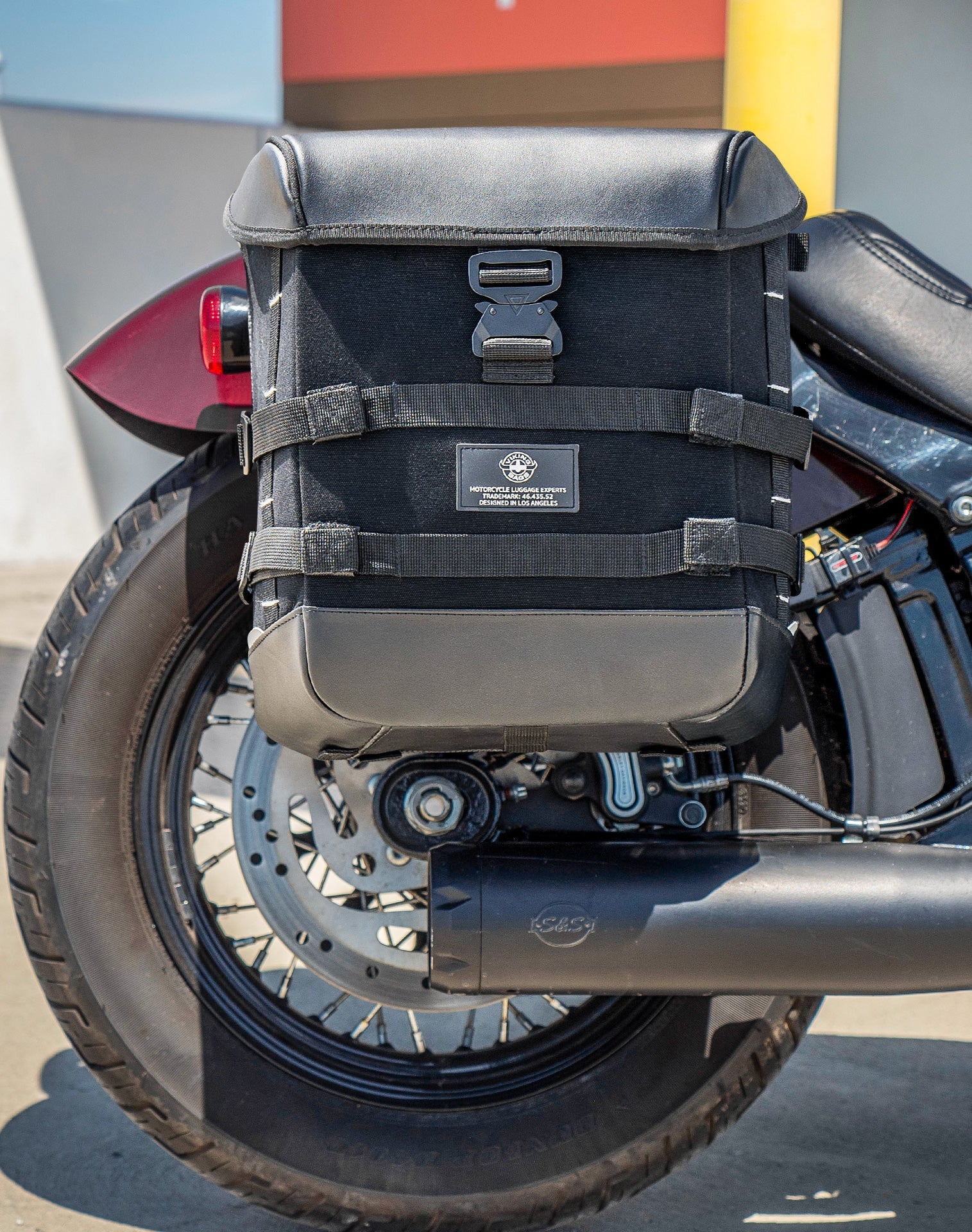 15L - Incognito Quick Mount Medium Harley Softail Slim FLSL Solo Alforja (Right Only)