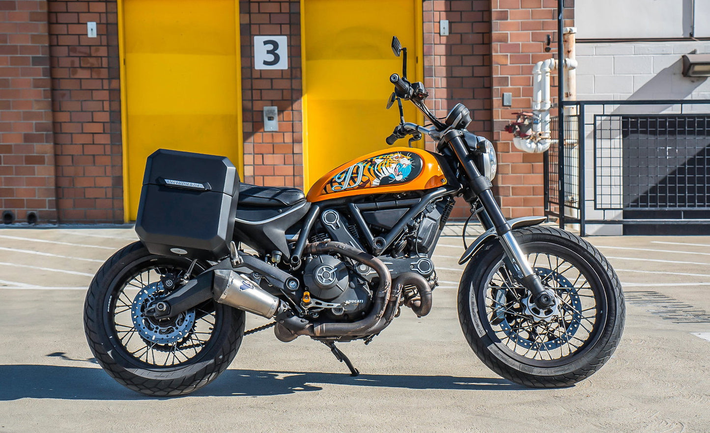 15L - Outlaw Quick Mount Medium Ducati Scrambler (2014-17) Matte Hard Solo Alforja (Right Only)