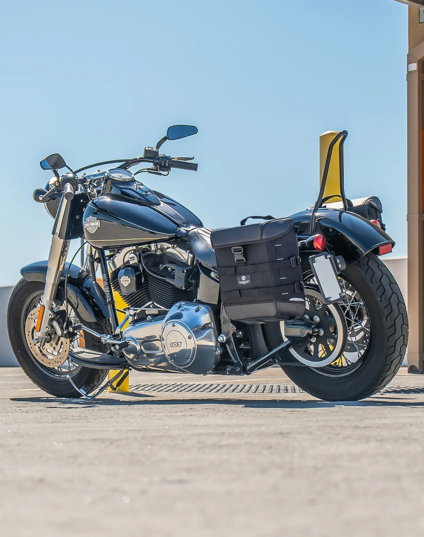 15L - Incognito Quick Mount Medium Harley Softail Slim FLS Solo Alforja (Left Only)
