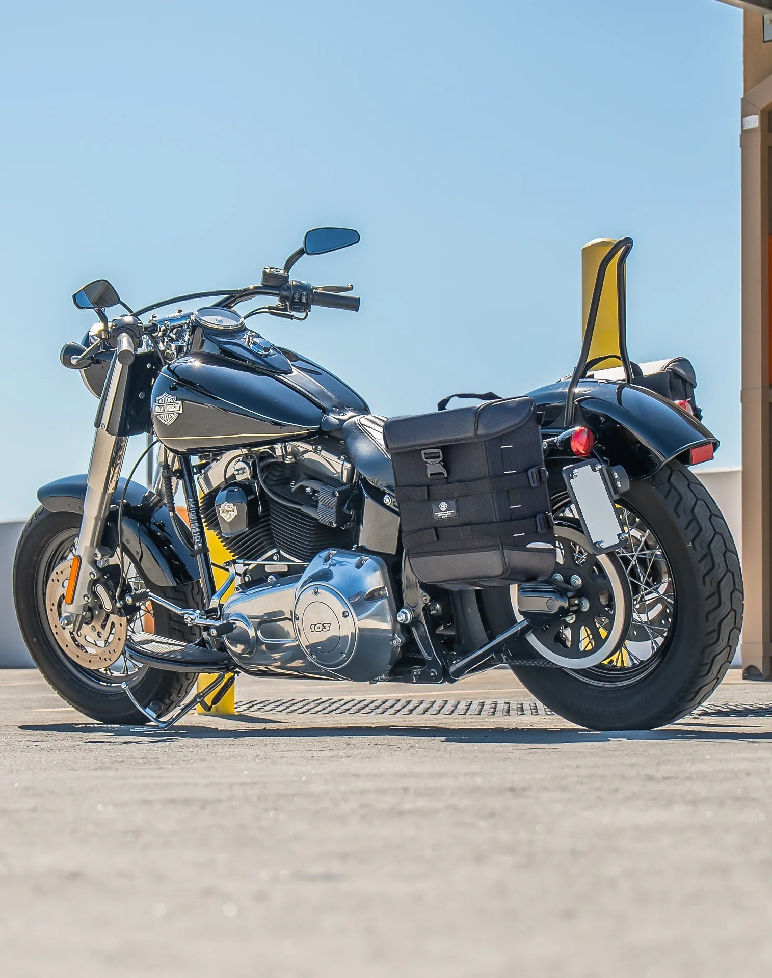 15L - Incognito Quick Mount Medium Harley Softail Slim FLS Solo Alforja (Left Only)