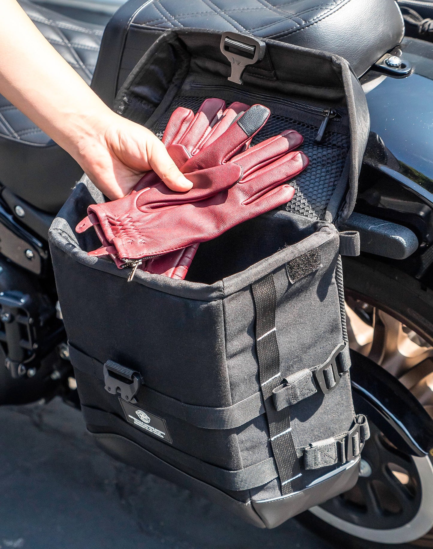 15L - Incognito Quick Mount Medium Harley Softail Slim FLS Solo Alforja (Left Only)