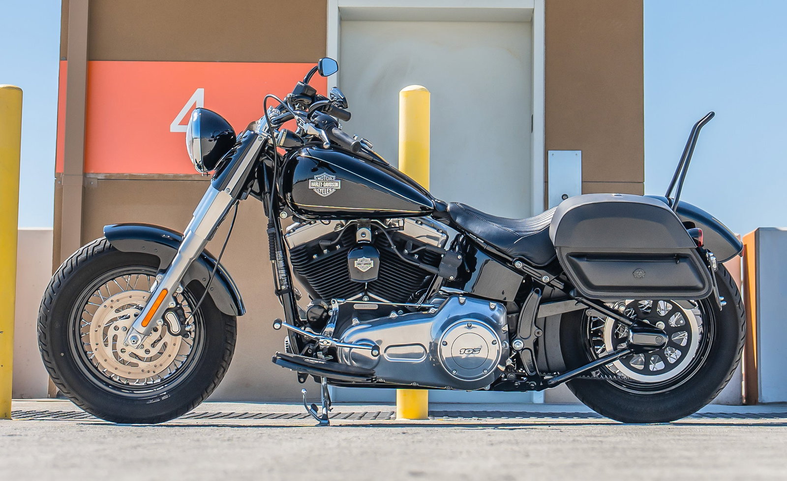 28L - Pantheon Quick-Mount Medium Harley Softail Slim FLS Motocicleta Alforjas