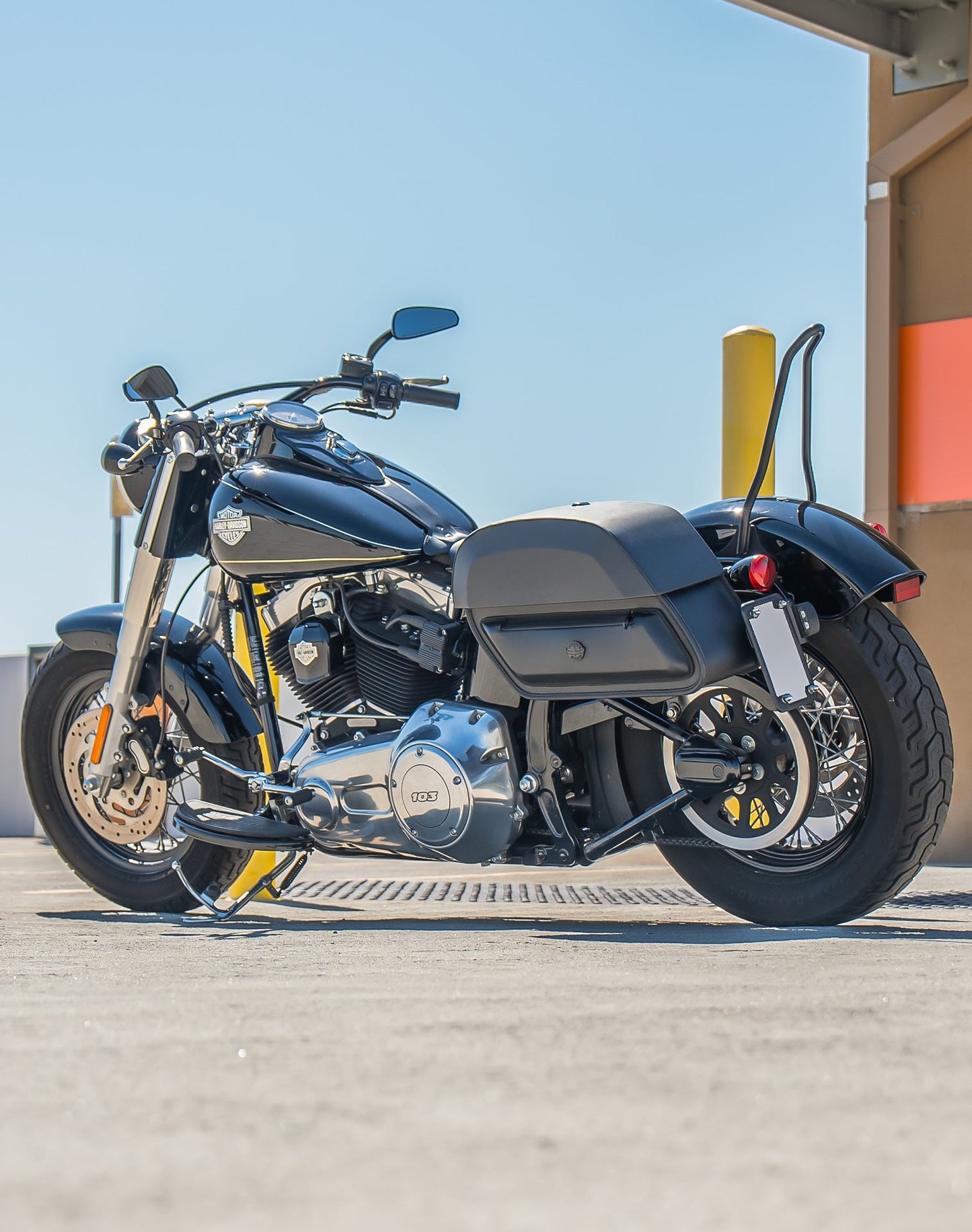 28L - Pantheon Quick-Mount Medium Harley Softail Slim FLS Motocicleta Alforjas