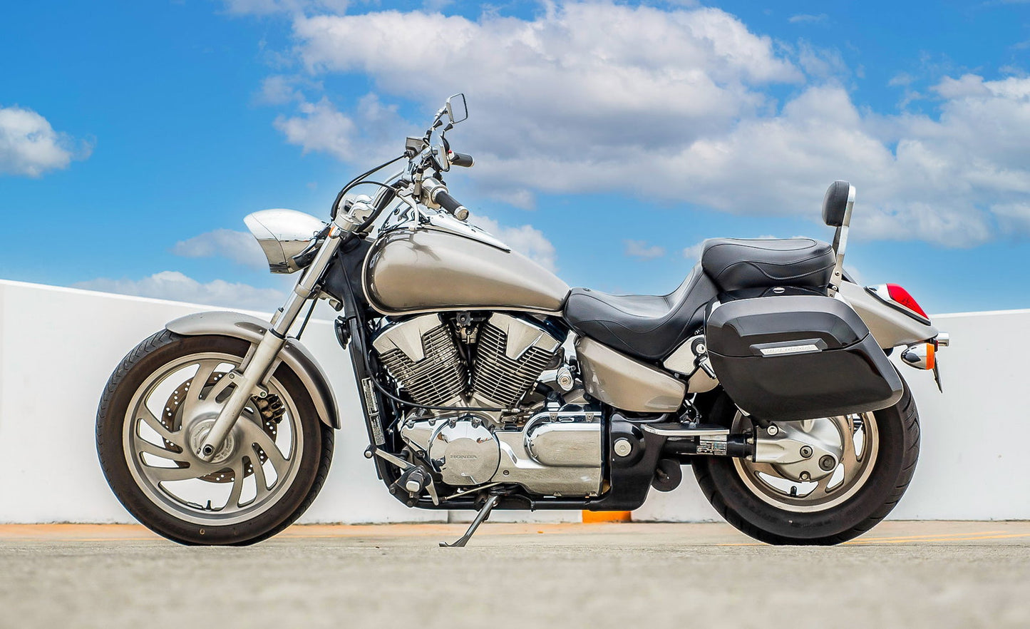 40L - Lamellar Raven XL Honda VTX 1800 C Painted Hard Alforjas