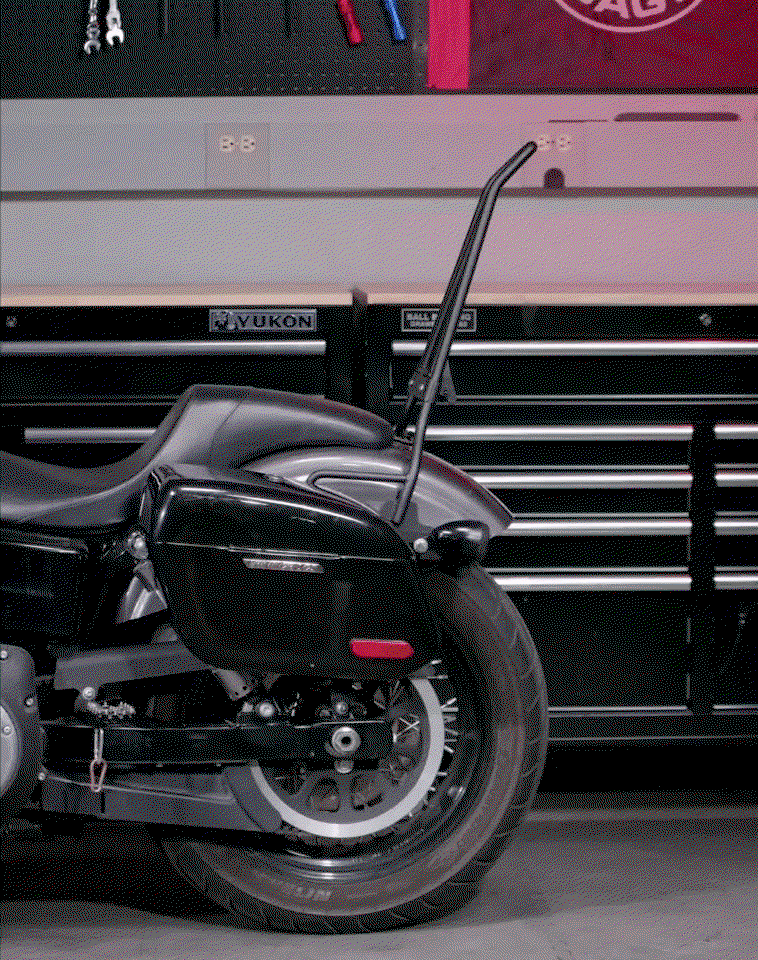 18L - Aegis Quick Mount Medium Shock Cut-Out Harley Dyna Street Bob FXDB/I Painted Hard Alforjas
