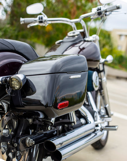 18L - Aegis Quick Mount Medium Shock Cut-Out Harley Dyna Street Bob FXDB/I Painted Hard Alforjas
