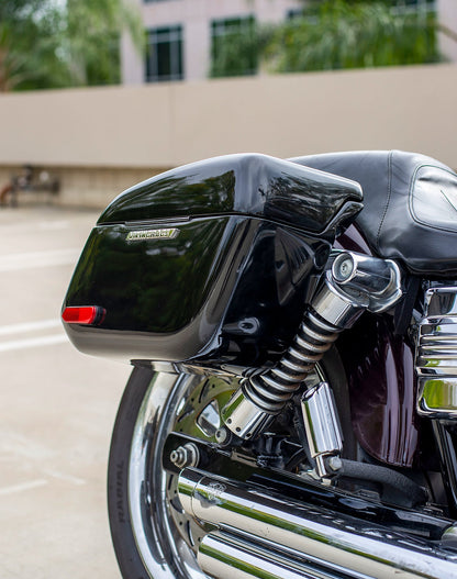 18L - Aegis Quick Mount Medium Shock Cut-Out Harley Dyna Street Bob FXDB/I Painted Hard Alforjas
